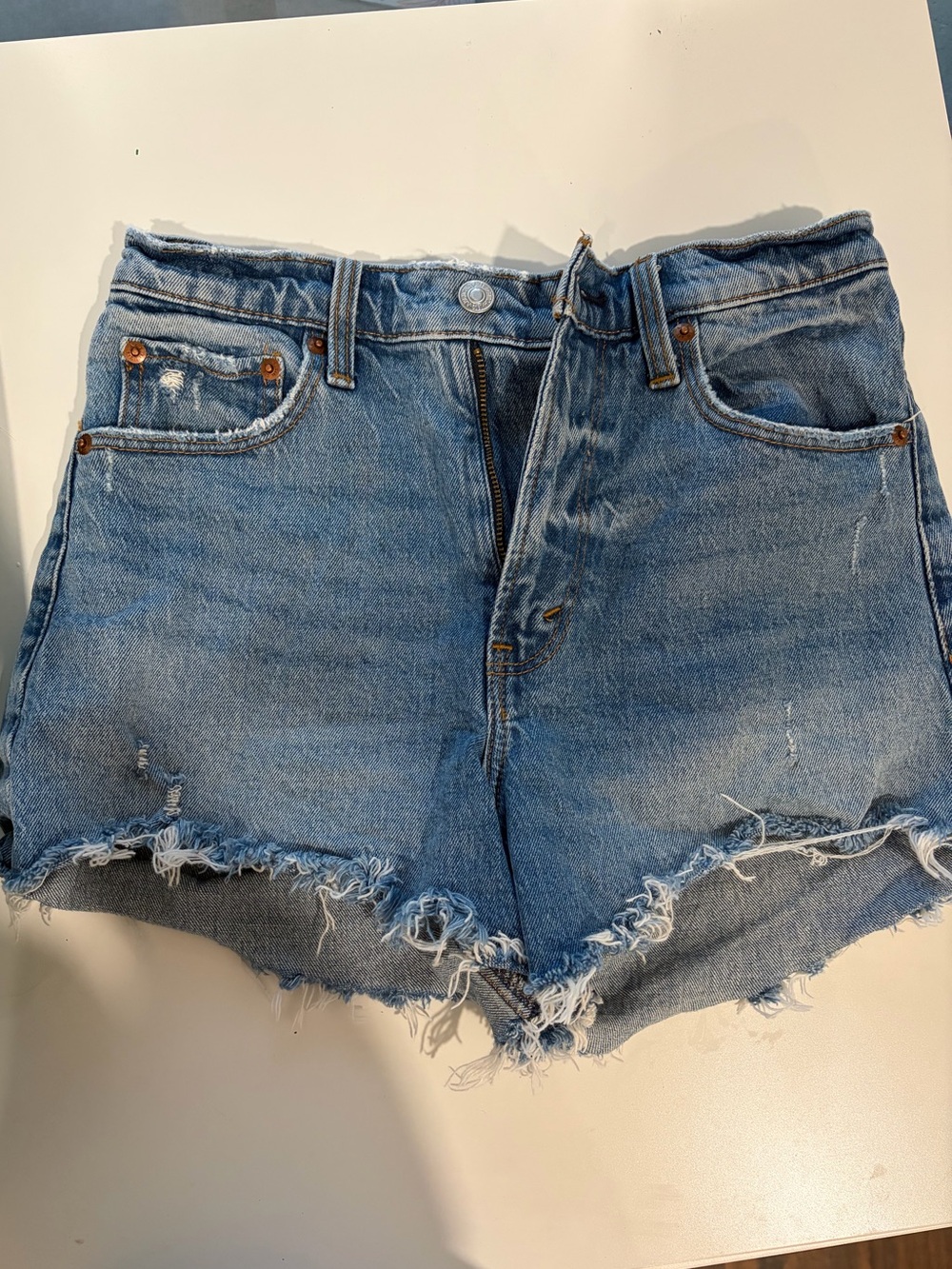 Abercrombie 90’s Relaxed Cutoff High Rise Women's Shorts